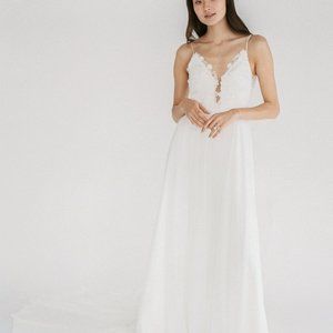 Truvelle Andrea Wedding Dress - Size 14 - Never Worn